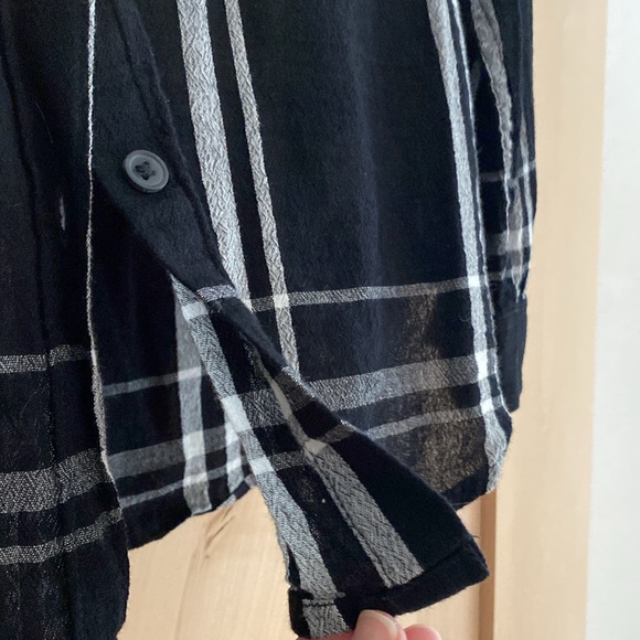 LUCKY BRAND 🍀 lightweight Black & White Plaid button down (M) LIKE NEW! - Picture 2 of 13
